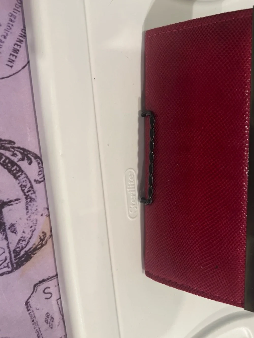 Skechers Red Textured Women's Card Holder with Metal Frame
